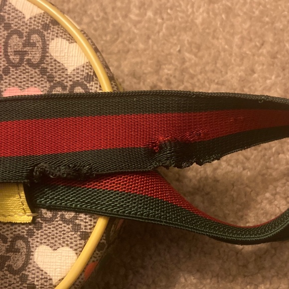 Kids Gucci Round Crossbody Bag with Multicolor Heart Design - Picture 5 of 5